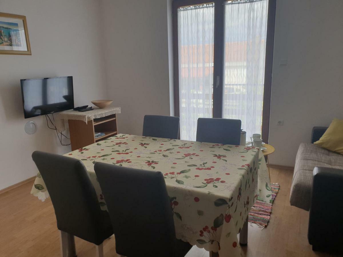 Apartman Broznic Šilo Εξωτερικό φωτογραφία